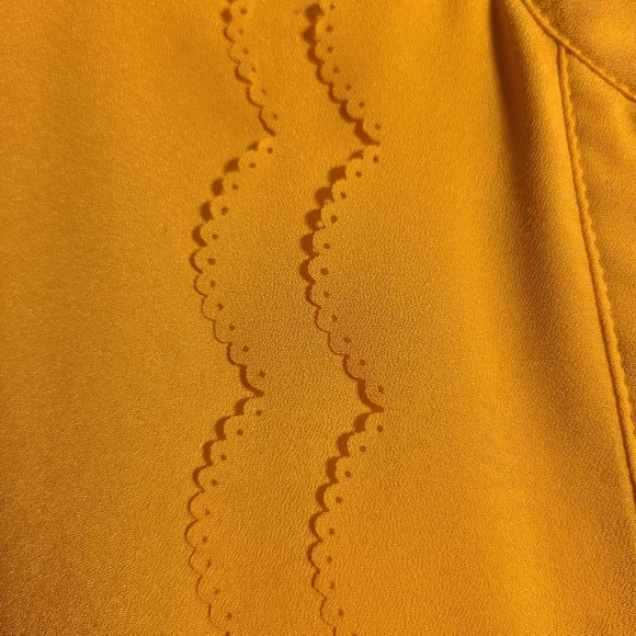 Cremieux Yellow Short Sleeve Bliuse Size Medium - Picture 10 of 11
